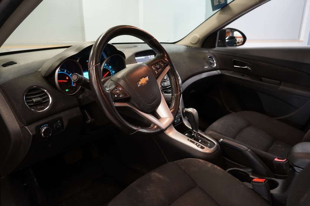 Used 2014 Chevrolet Cruze LT FWD image 6