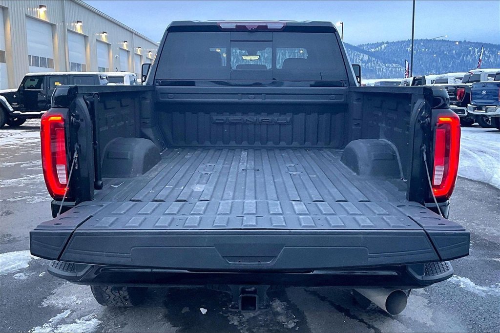 Used 2021 GMC Sierra 3500 Denali w/ Denali Ultimate Package image 18