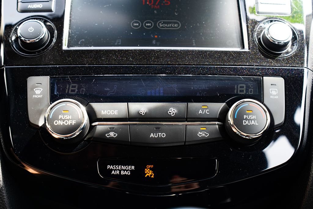 Used 2020 Nissan Rogue Sport SV image 18