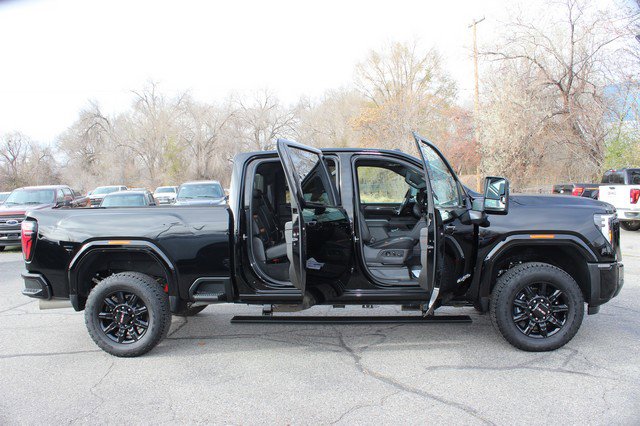 Used 2025 GMC Sierra 3500 AT4 image 22