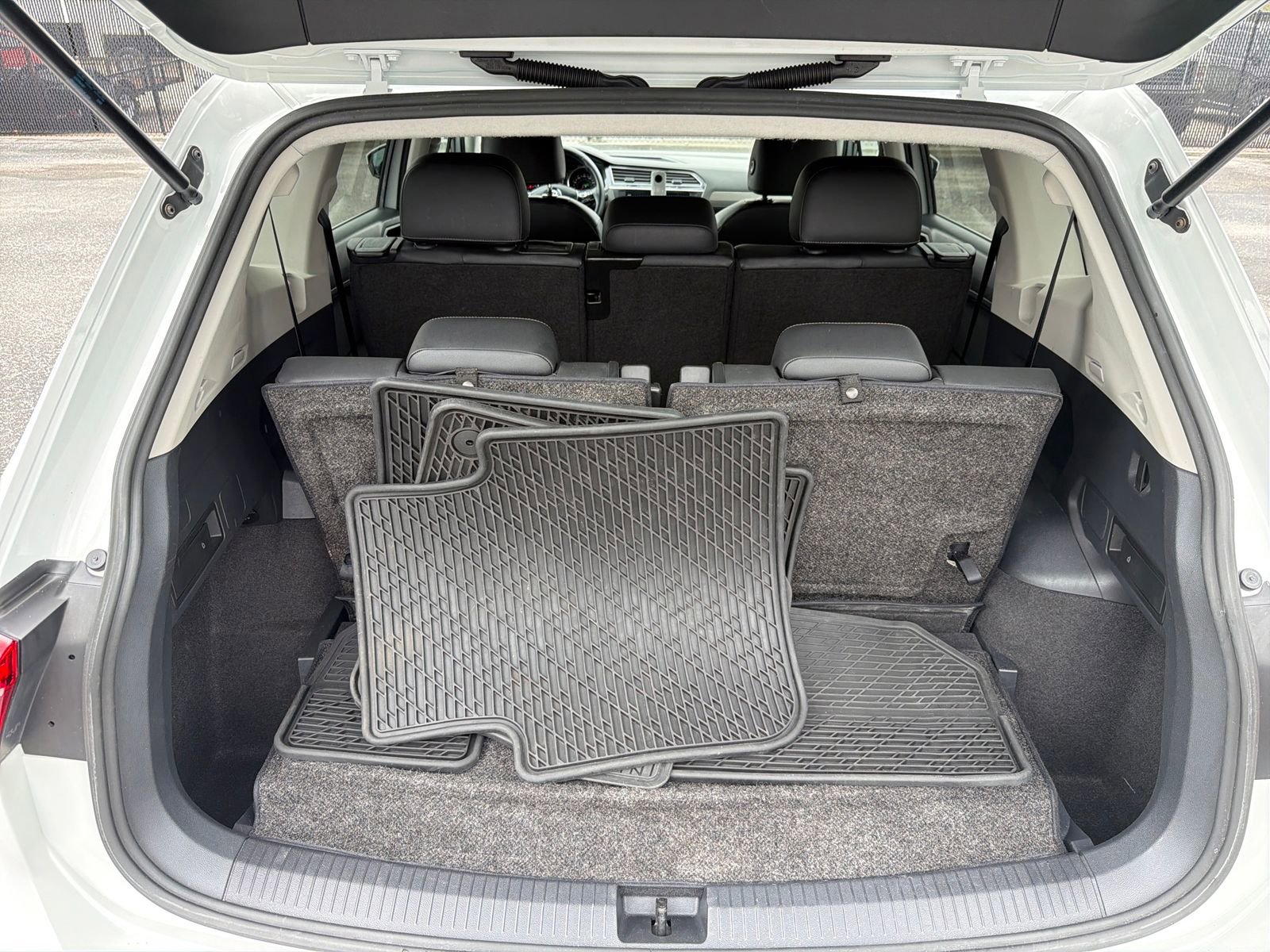 Used 2019 Volkswagen Tiguan SE image 25