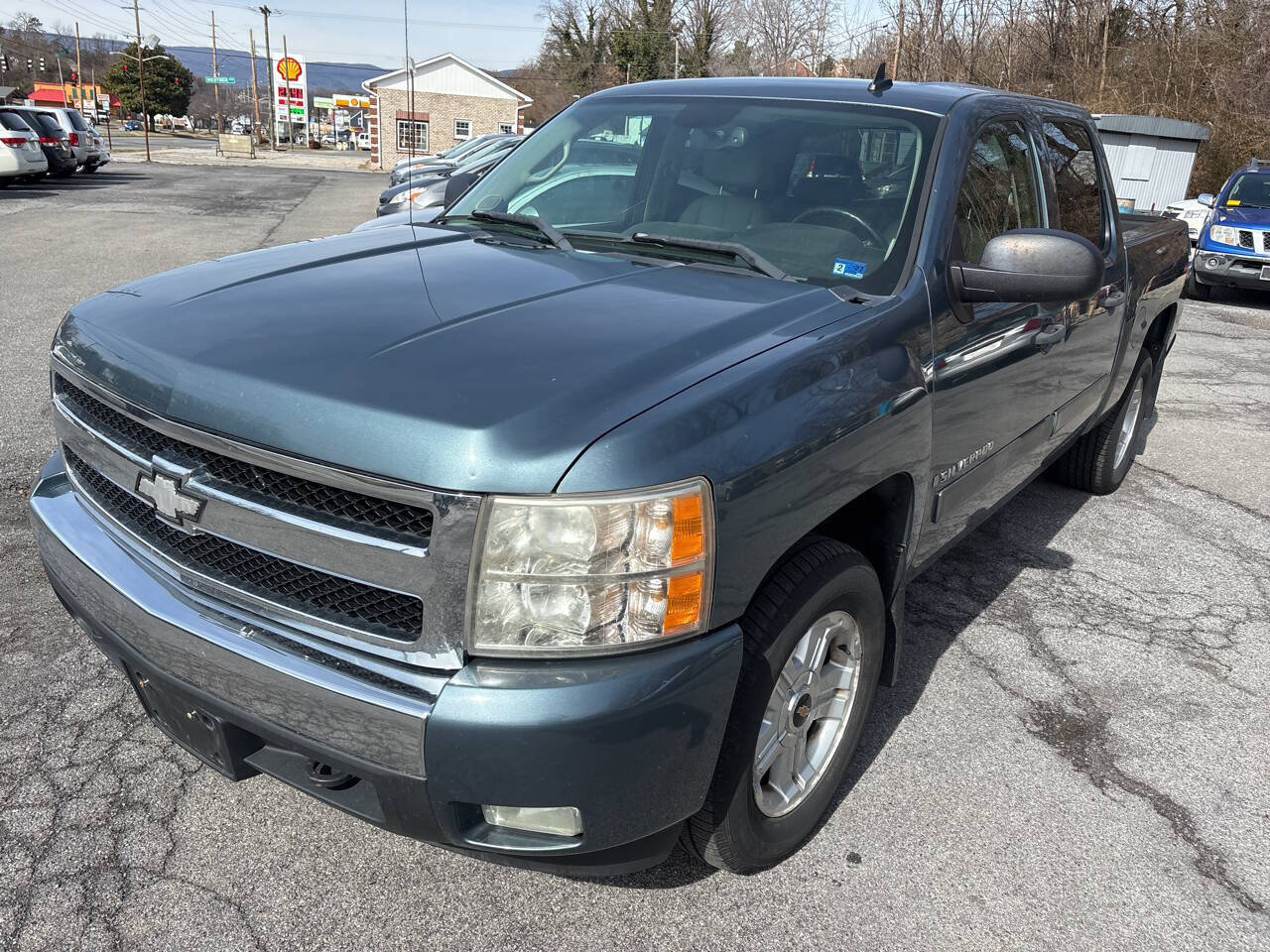 Used 2008 Chevrolet Silverado 1500 LT w/ Safety Package AWD/4WD image 2