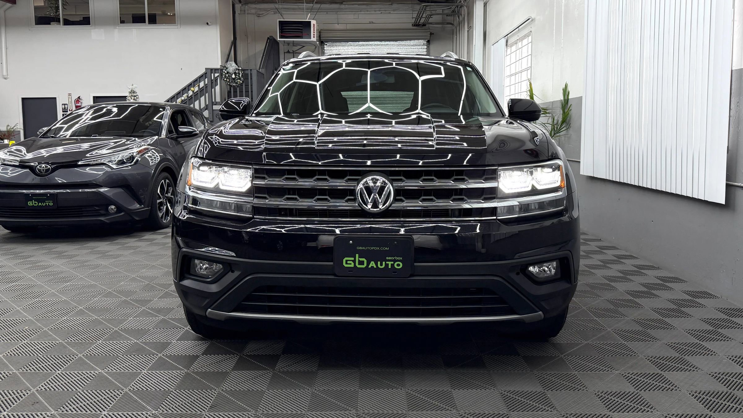 Used 2018 Volkswagen Atlas SE image 2