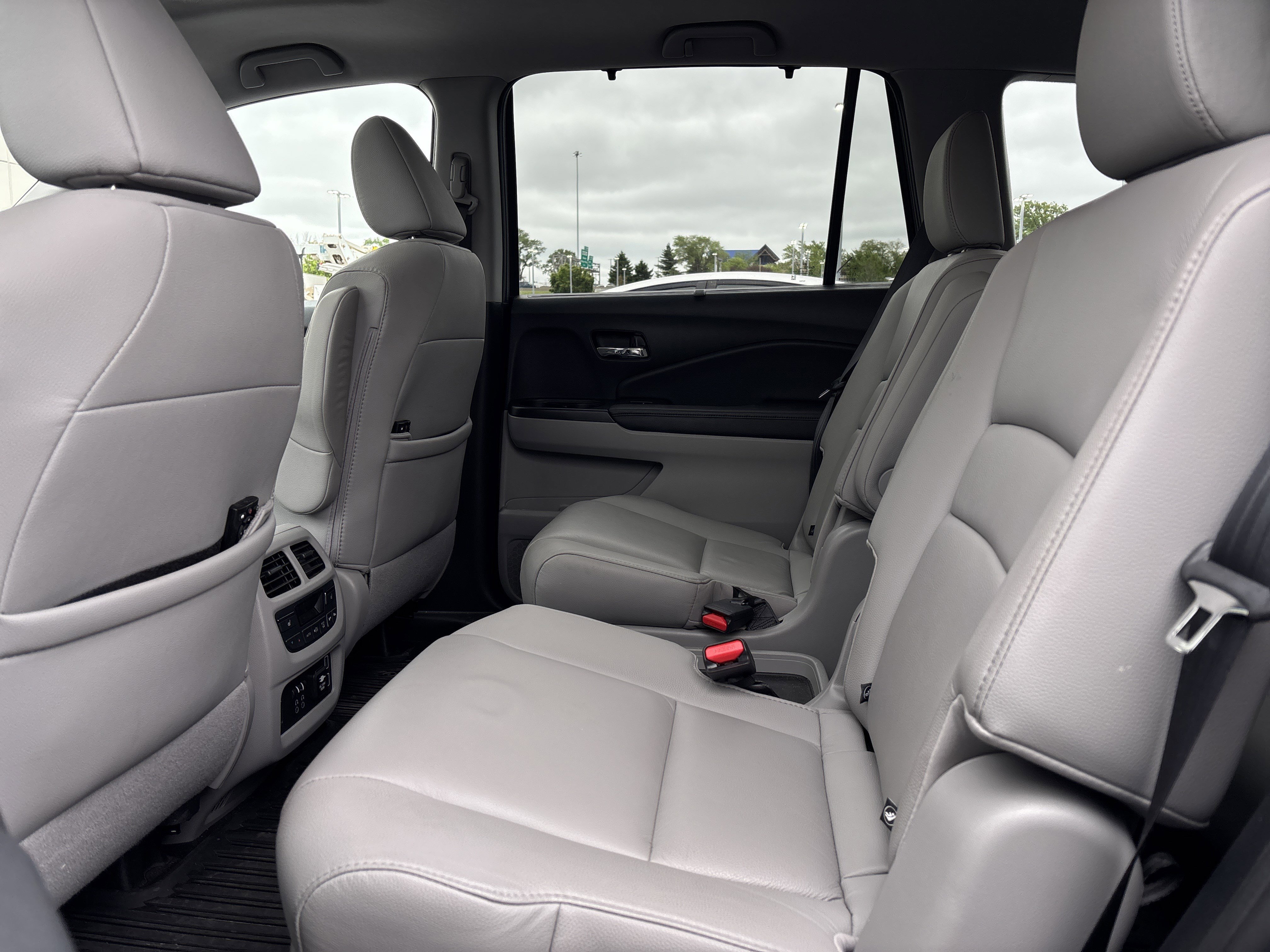 Used 2021 Honda Pilot Touring image 29
