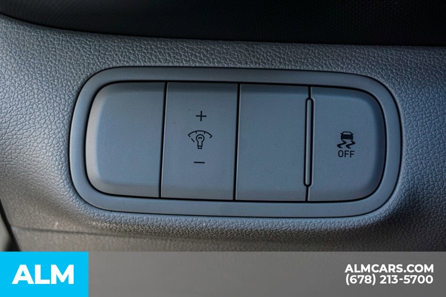 Used 2025 Hyundai Venue SEL image 46