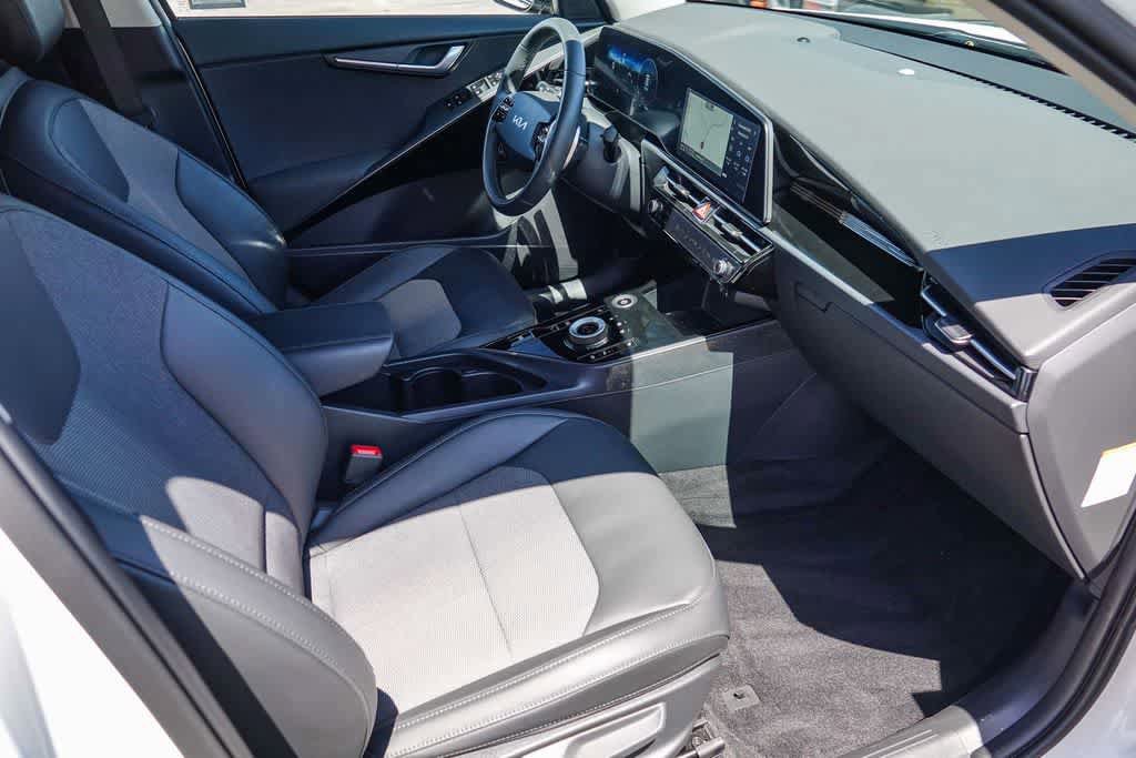 Certified 2024 Kia Niro Wind FWD image 15
