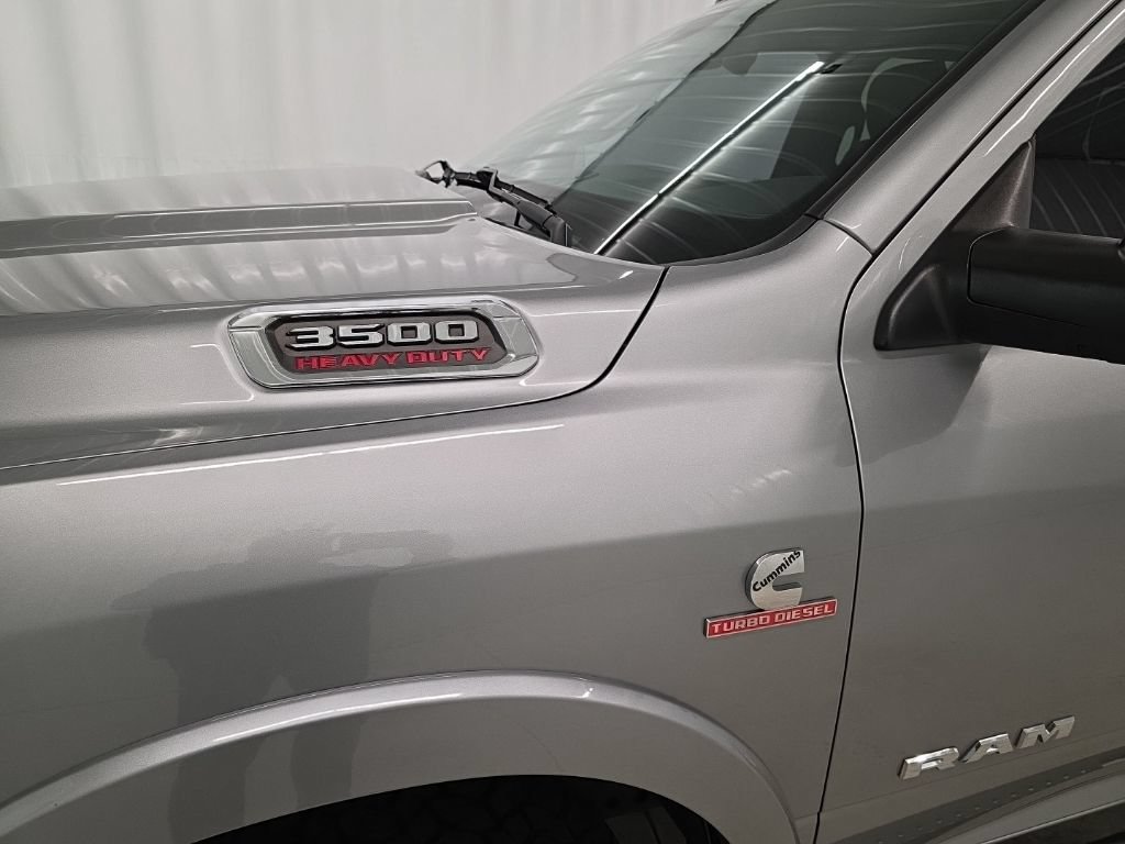 Used 2022 RAM 3500 Laramie AWD/4WD image 4
