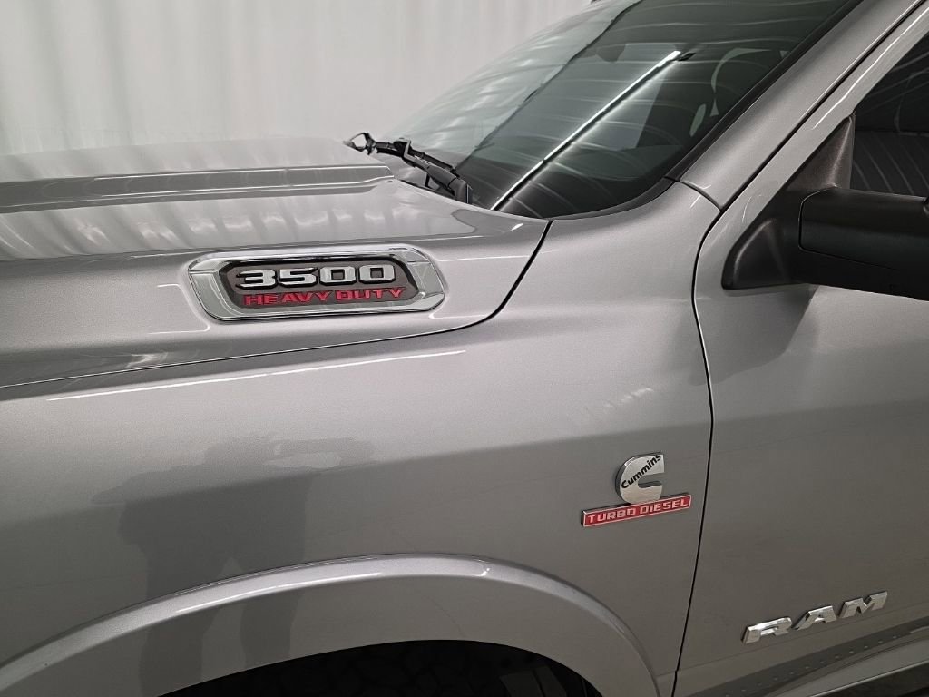 Used 2022 RAM 3500 Laramie AWD/4WD image 4