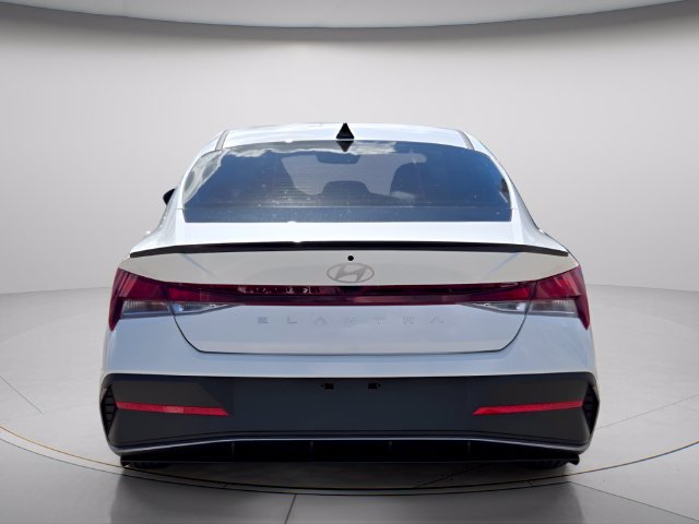 New 2026 Hyundai Elantra SEL Sport FWD image 4