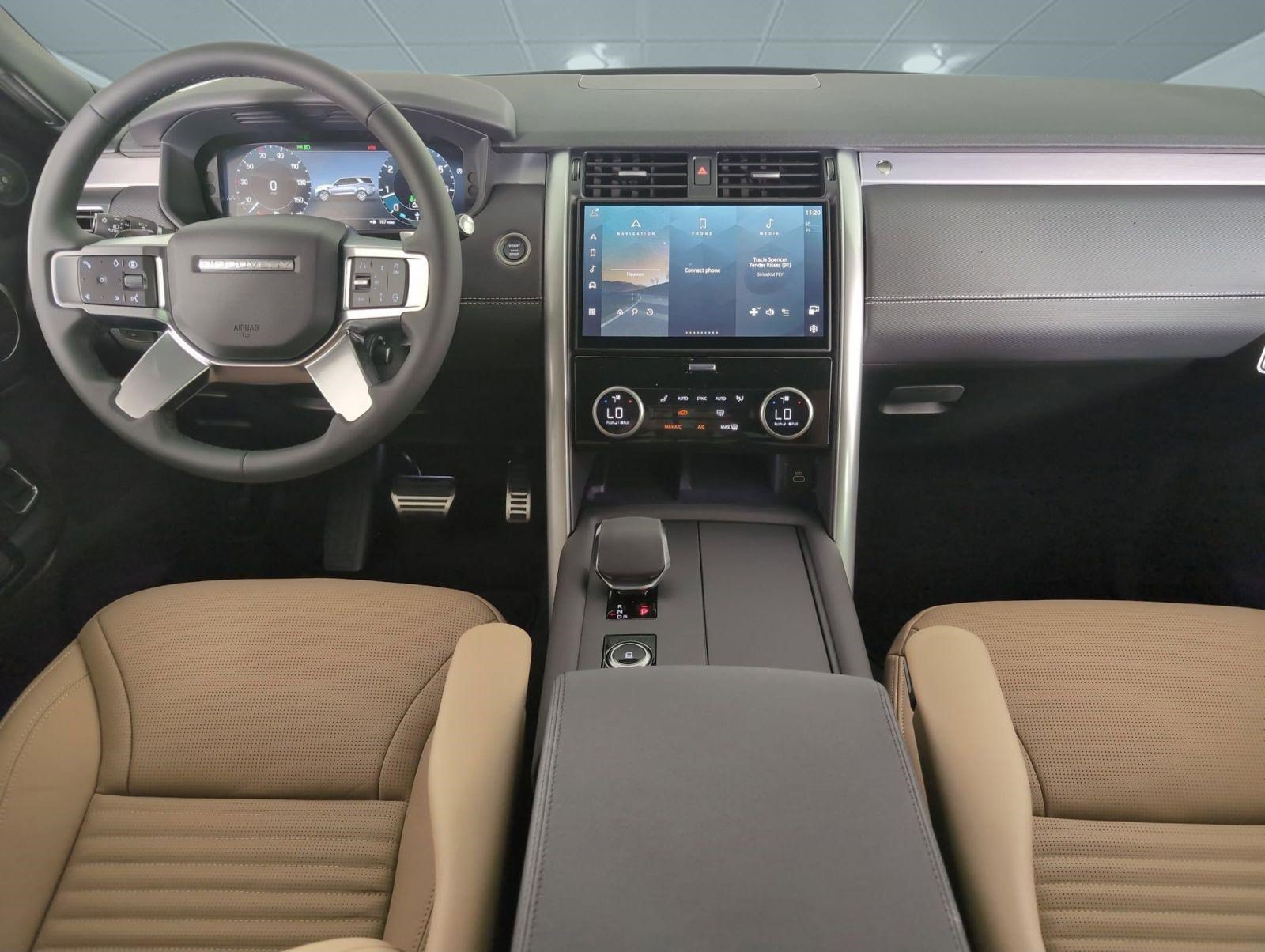 Certified 2025 Land Rover Discovery Dynamic SE AWD/4WD image 13