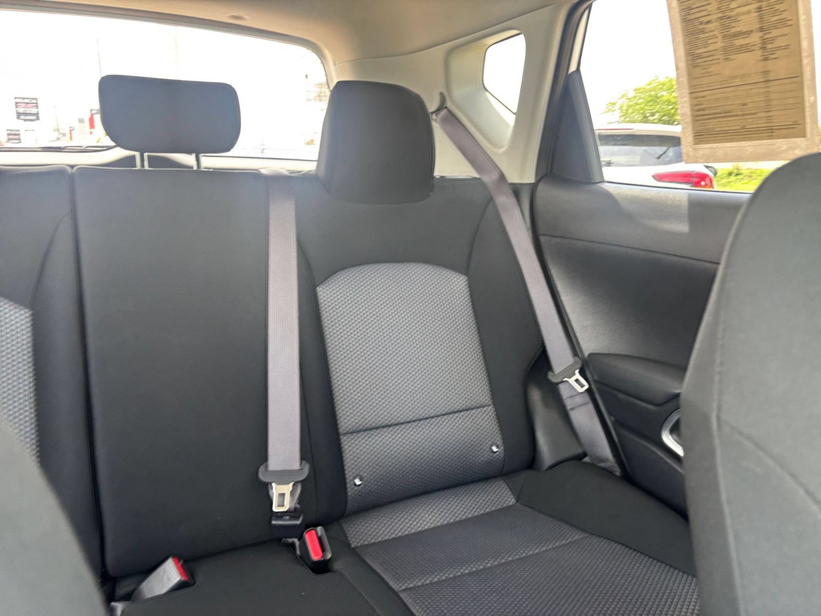 Used 2025 Kia Soul LX w/ LX Technology Package FWD image 35
