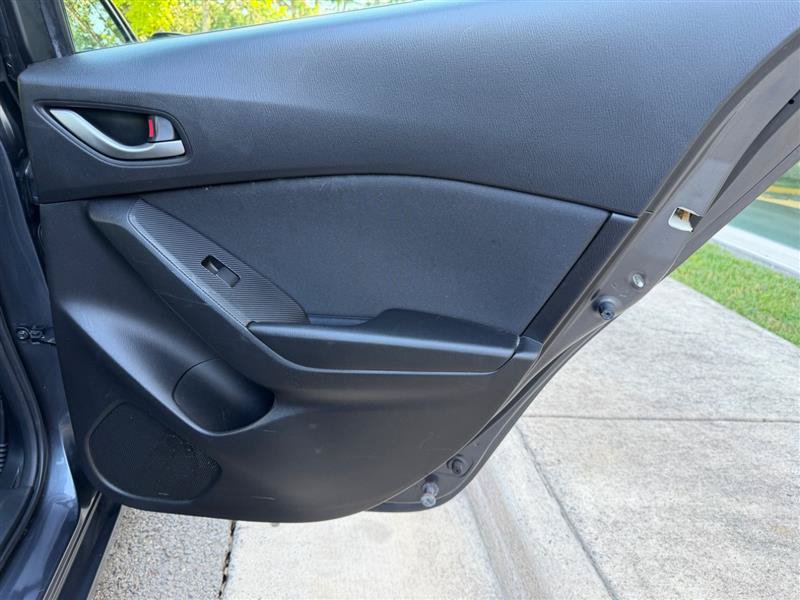 Used 2015 MAZDA MAZDA3 i Touring FWD image 42