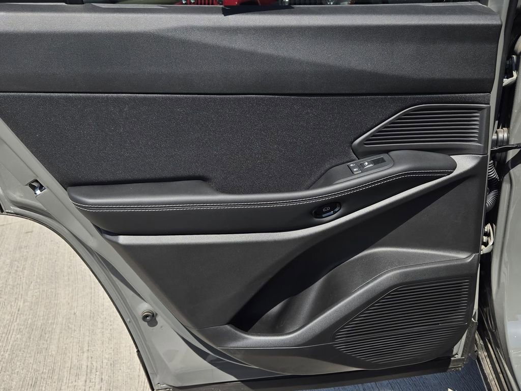 New 2026 Jeep Cherokee Laredo image 11