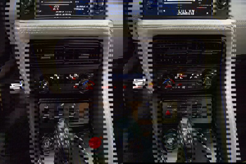 Used 2021 Nissan GT-R Premium image 26