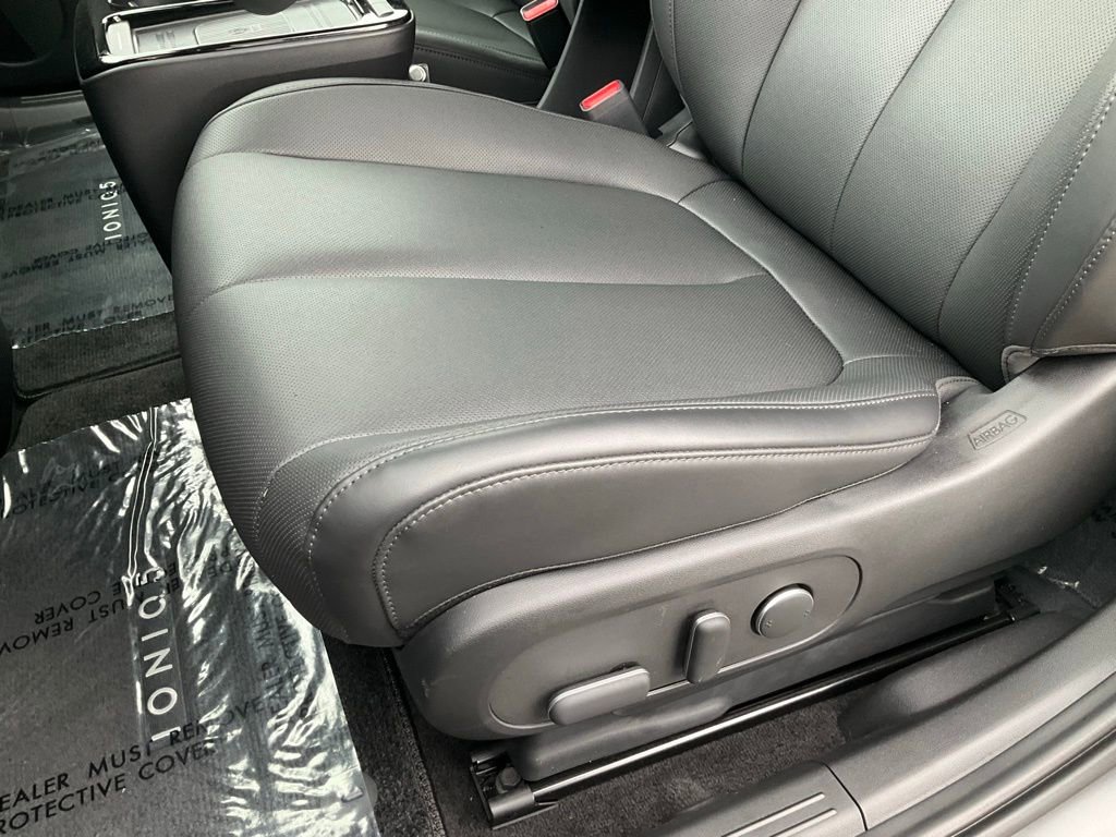 Used 2025 Hyundai Ioniq 5 SEL image 17