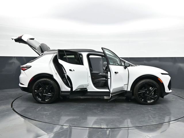 Used 2024 Chevrolet Equinox EV RS FWD image 45