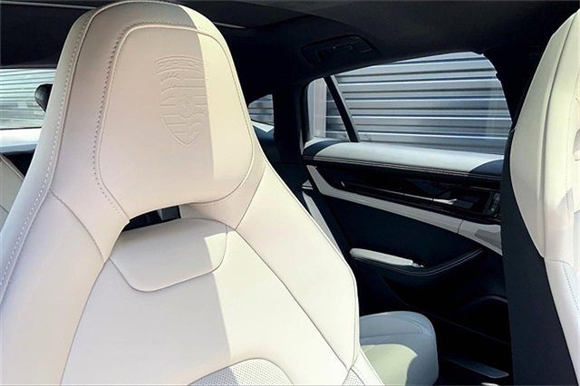 New 2025 Porsche Panamera 4 image 6