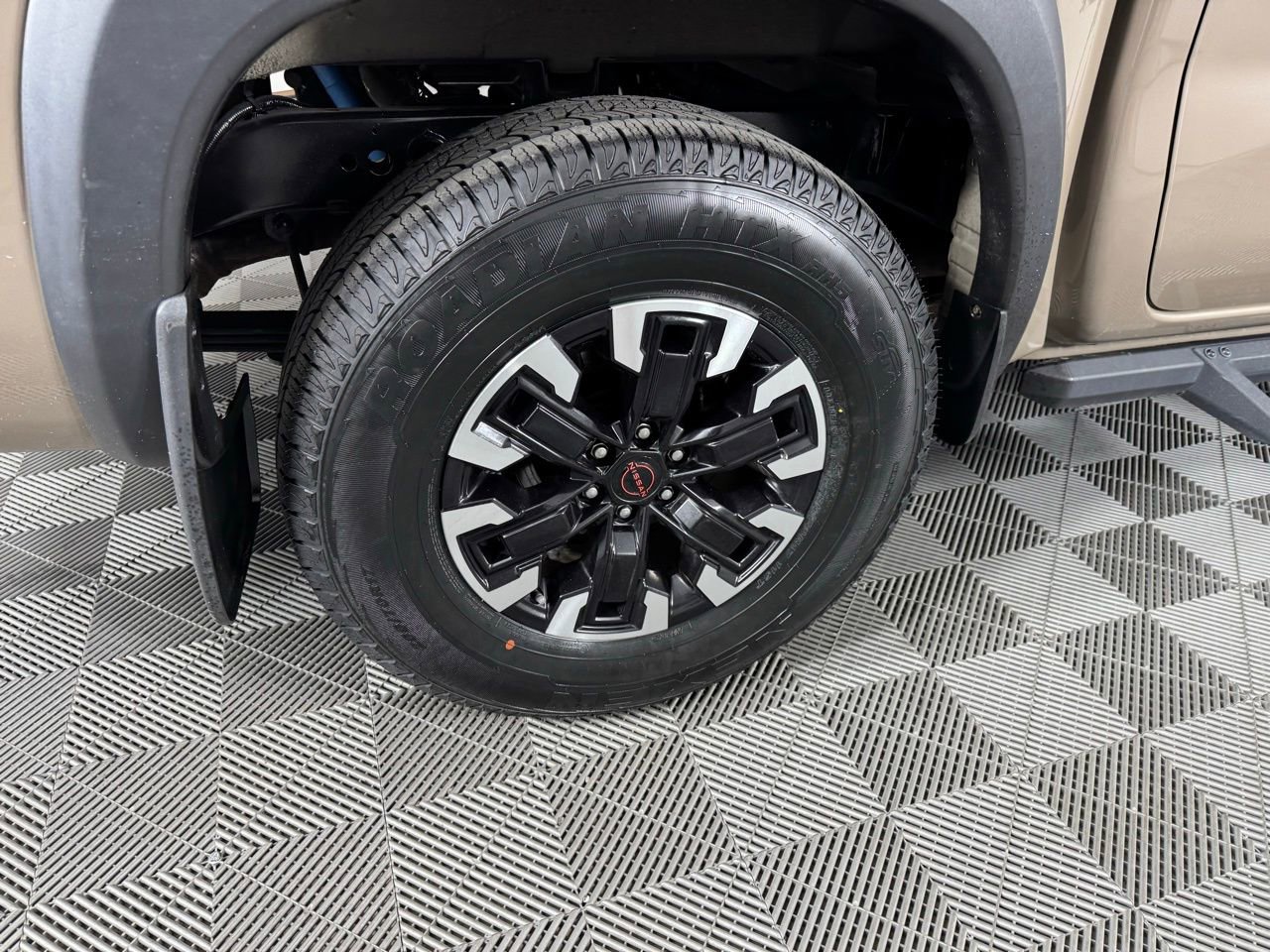 Used 2022 Nissan Frontier PRO-4X w/ Off-Road Protection Package AWD/4WD image 31