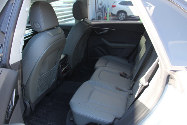Used 2024 Audi Q8 Premium Plus AWD/4WD image 25