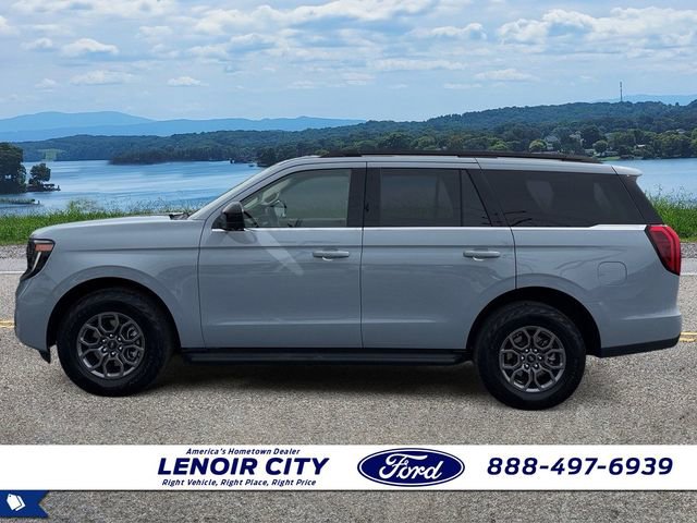 Used 2025 Ford Expedition Active RWD image 6
