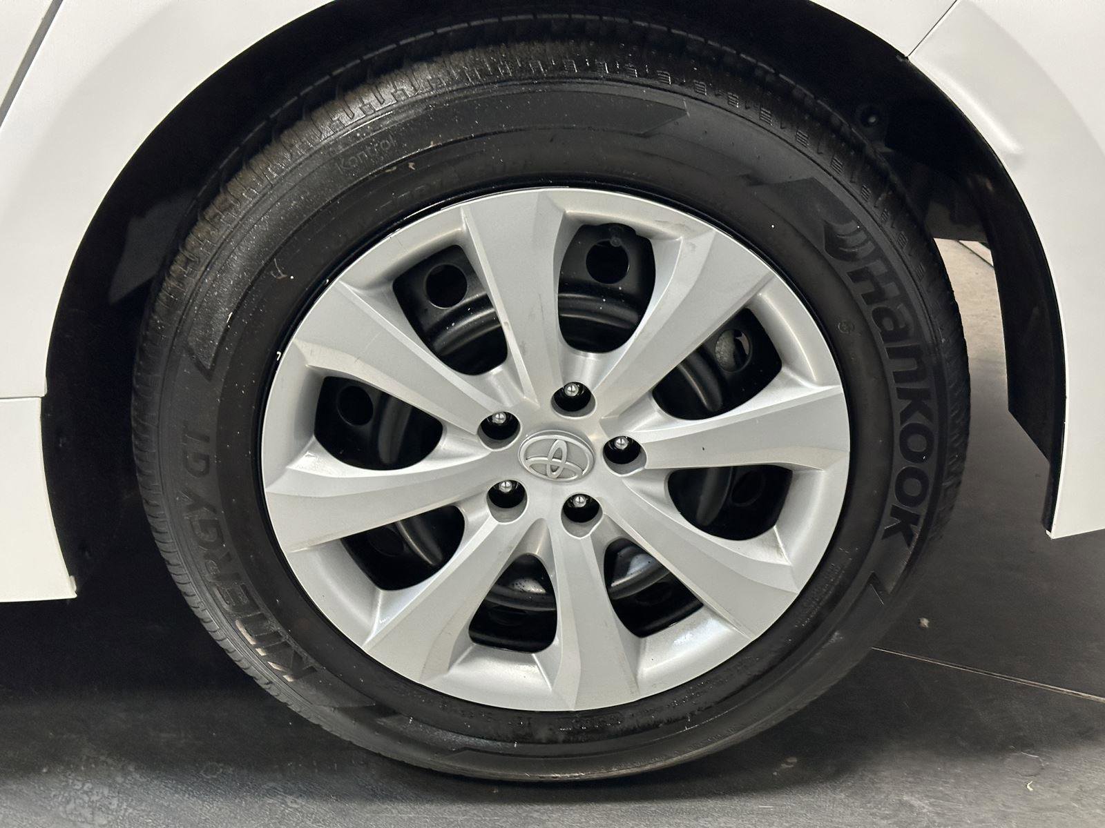 Used 2025 Toyota Corolla LE FWD image 19