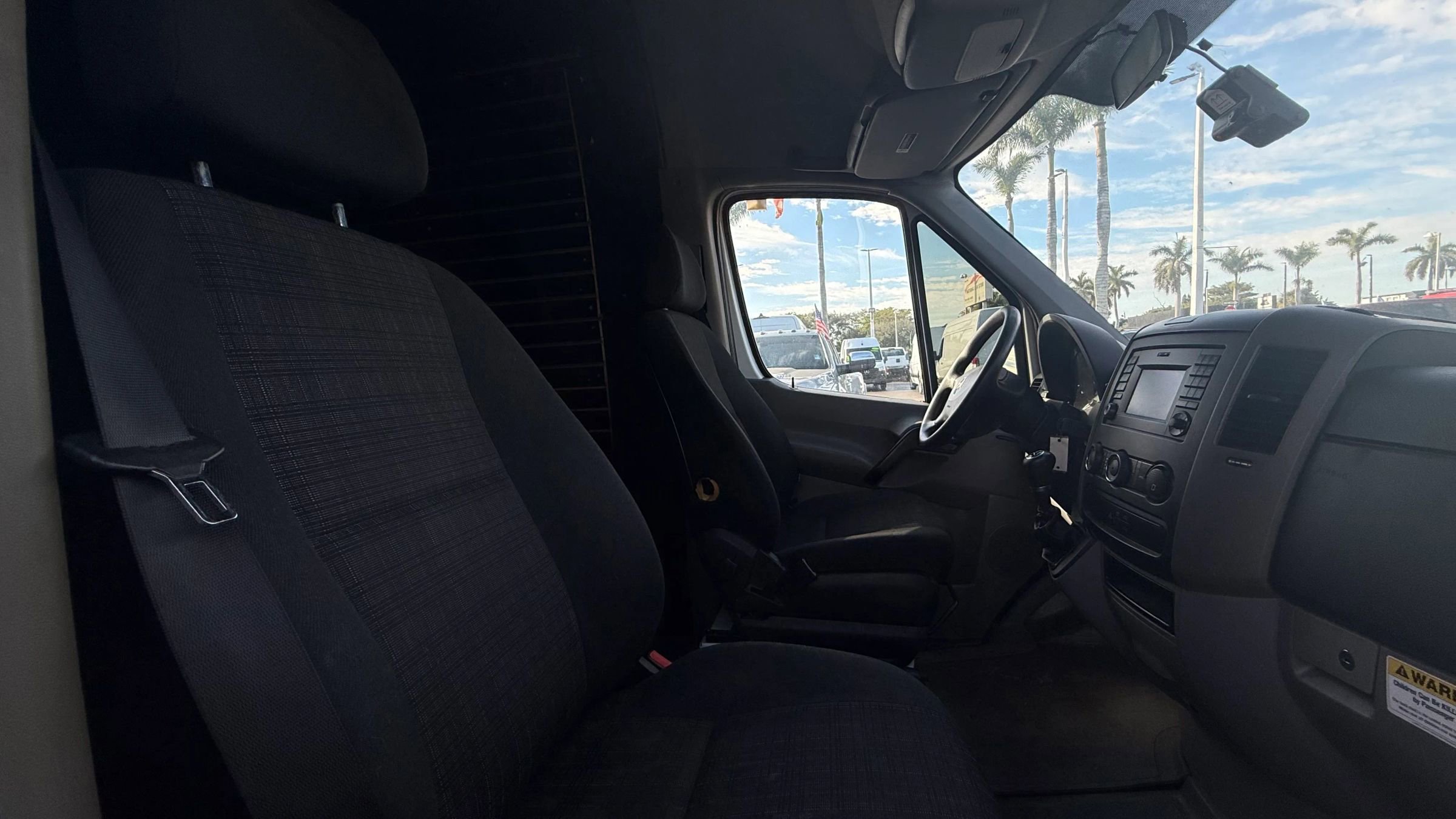 Used 2017 Mercedes-Benz Sprinter 2500 image 21