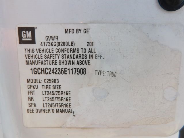 Used 2006 Chevrolet Silverado 2500 W/T image 17