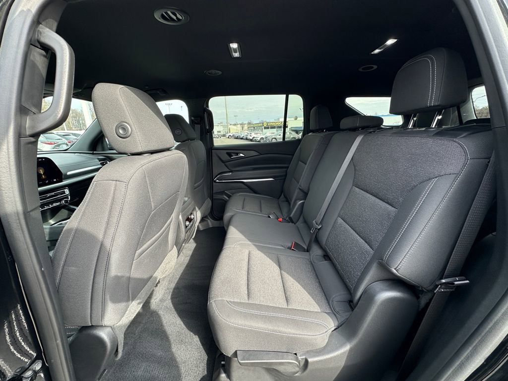 Used 2024 Chevrolet Traverse LT image 22