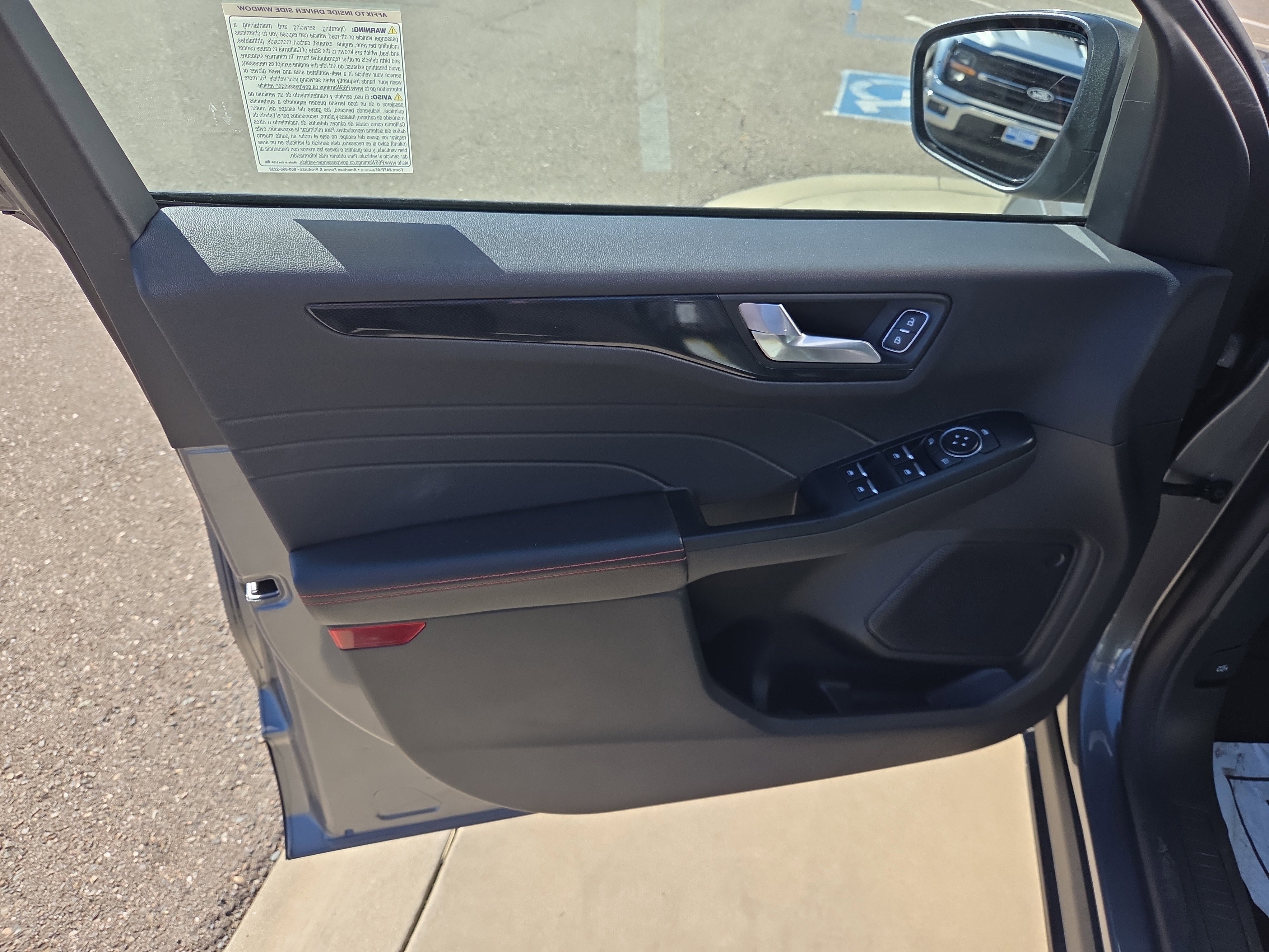 Used 2025 Ford Escape ST-Line image 11