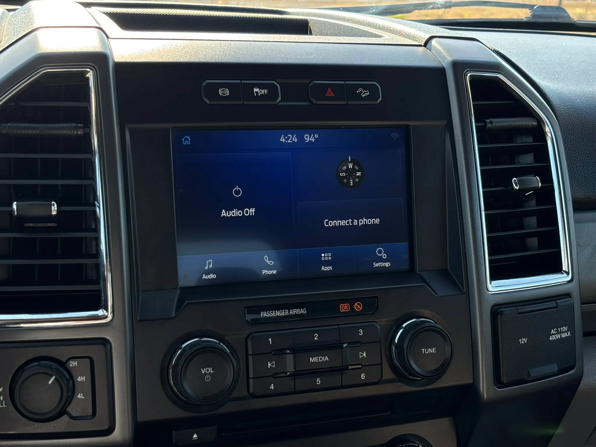 Used 2018 Ford F250 XLT w/ XLT Premium Package AWD/4WD image 34