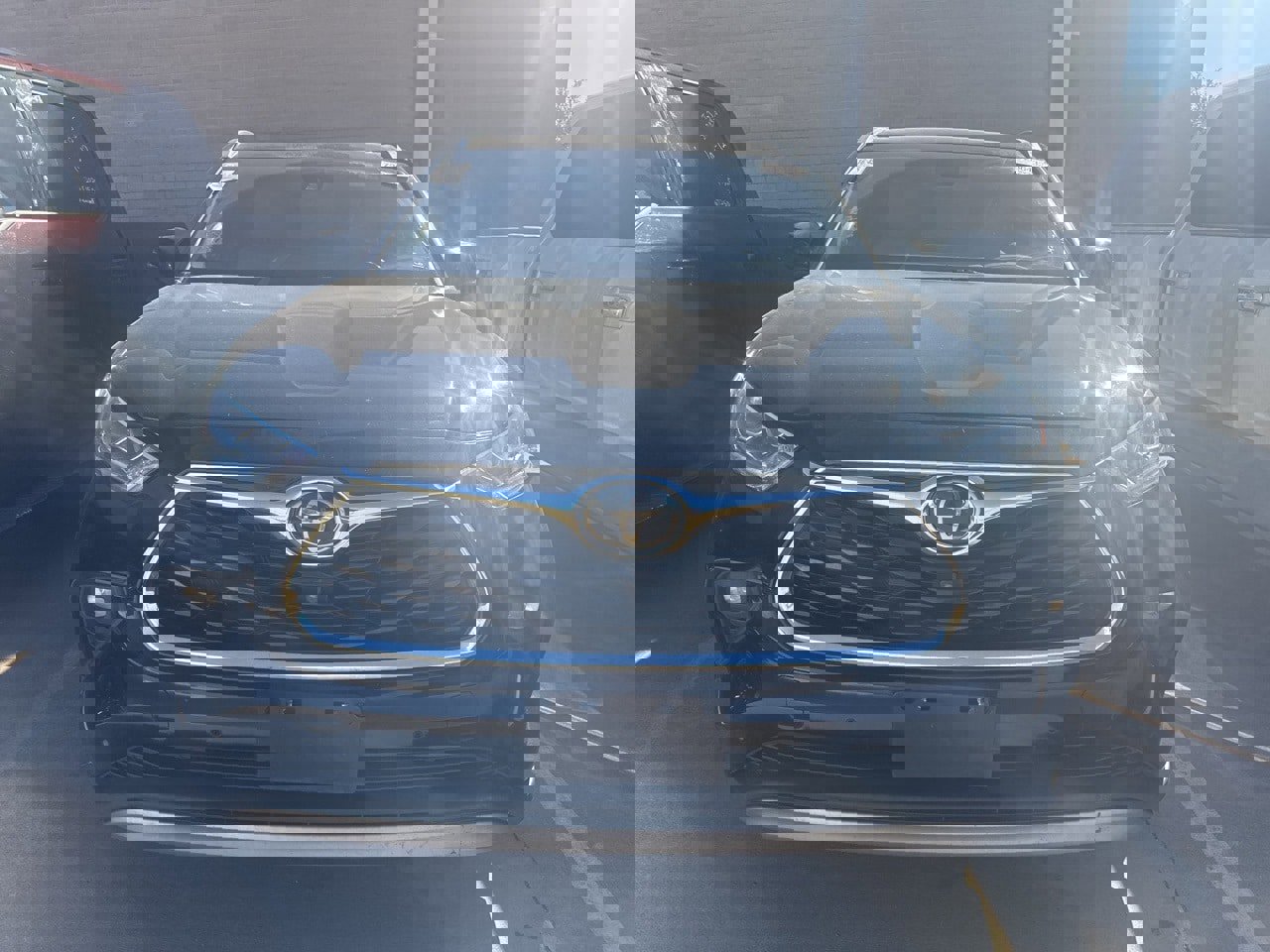 Used 2020 Toyota Highlander Platinum image 2