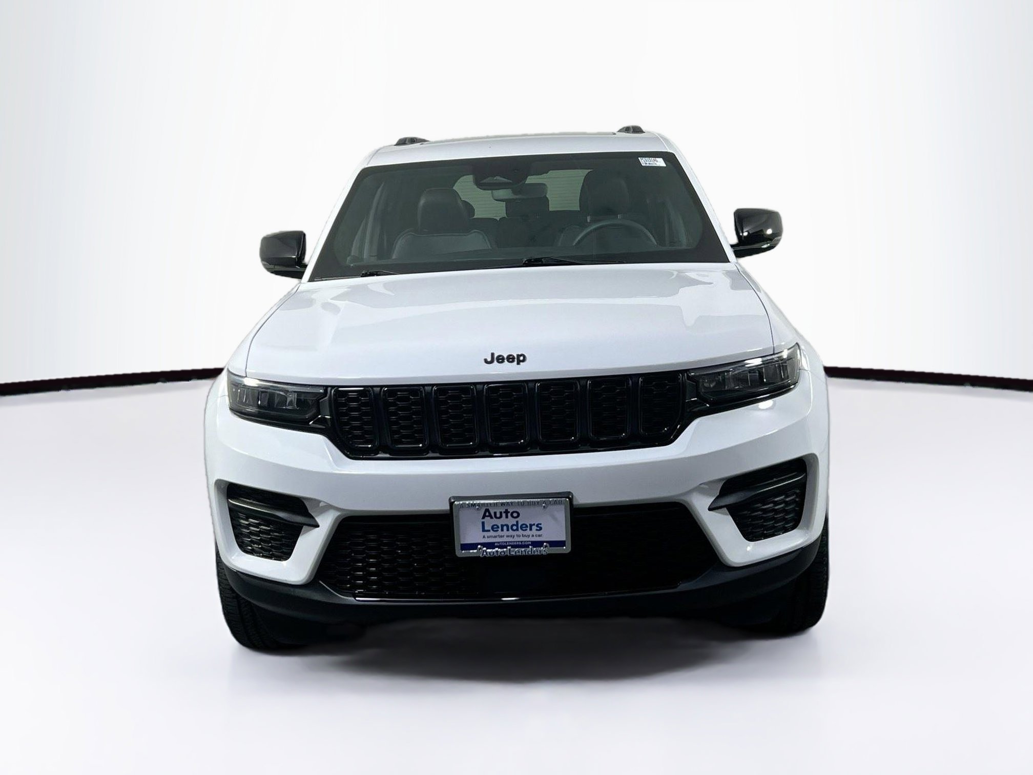Used 2023 Jeep Grand Cherokee Altitude AWD/4WD image 2
