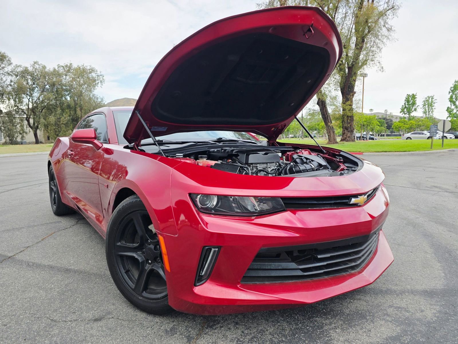 Used 2018 Chevrolet Camaro LT RWD image 1
