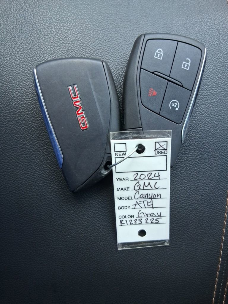 Used 2024 GMC Canyon AT4 w/ LPO, Off Road Lift Package AWD/4WD image 27