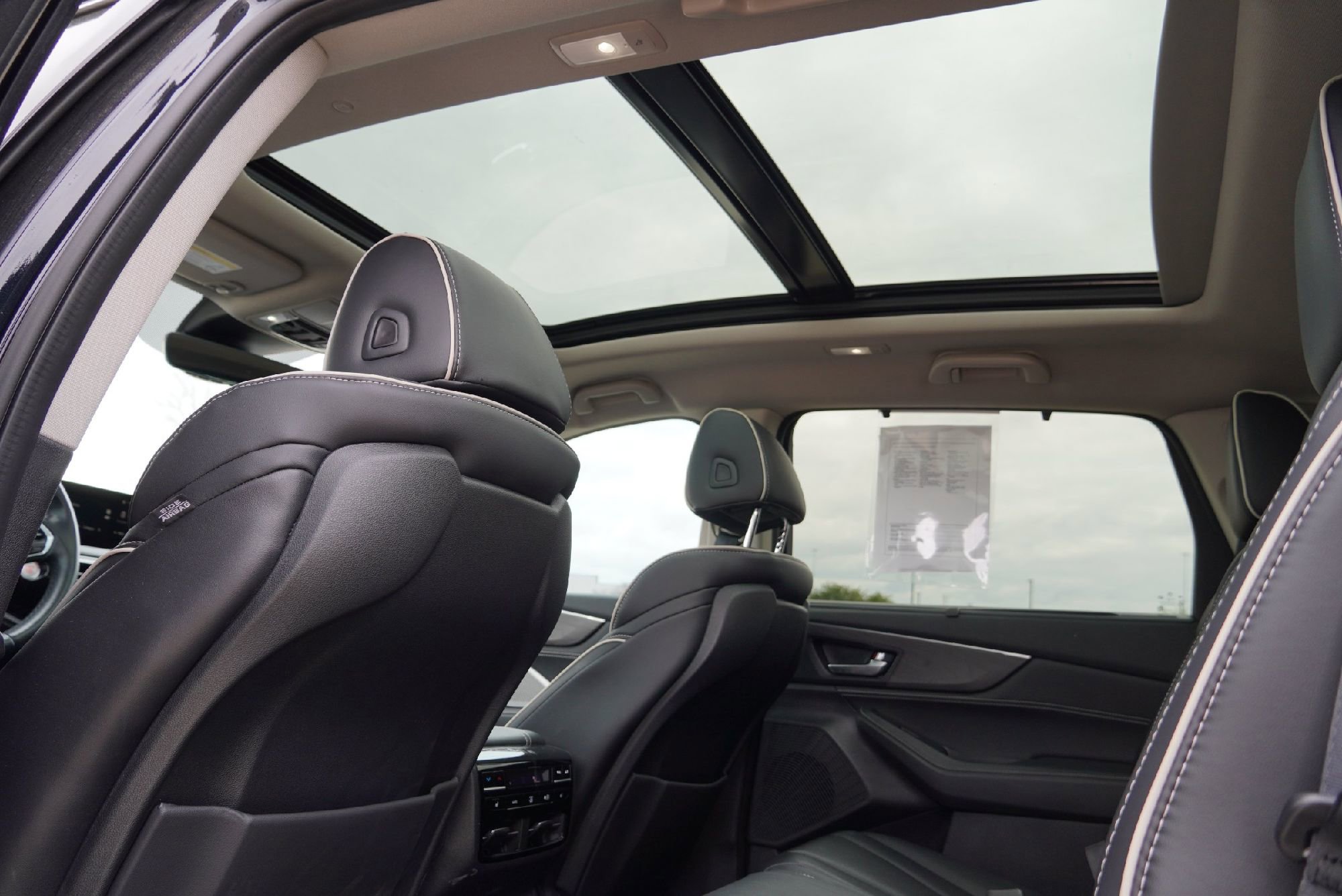 Used 2023 Acura MDX SH-AWD w/ Advance Package image 34