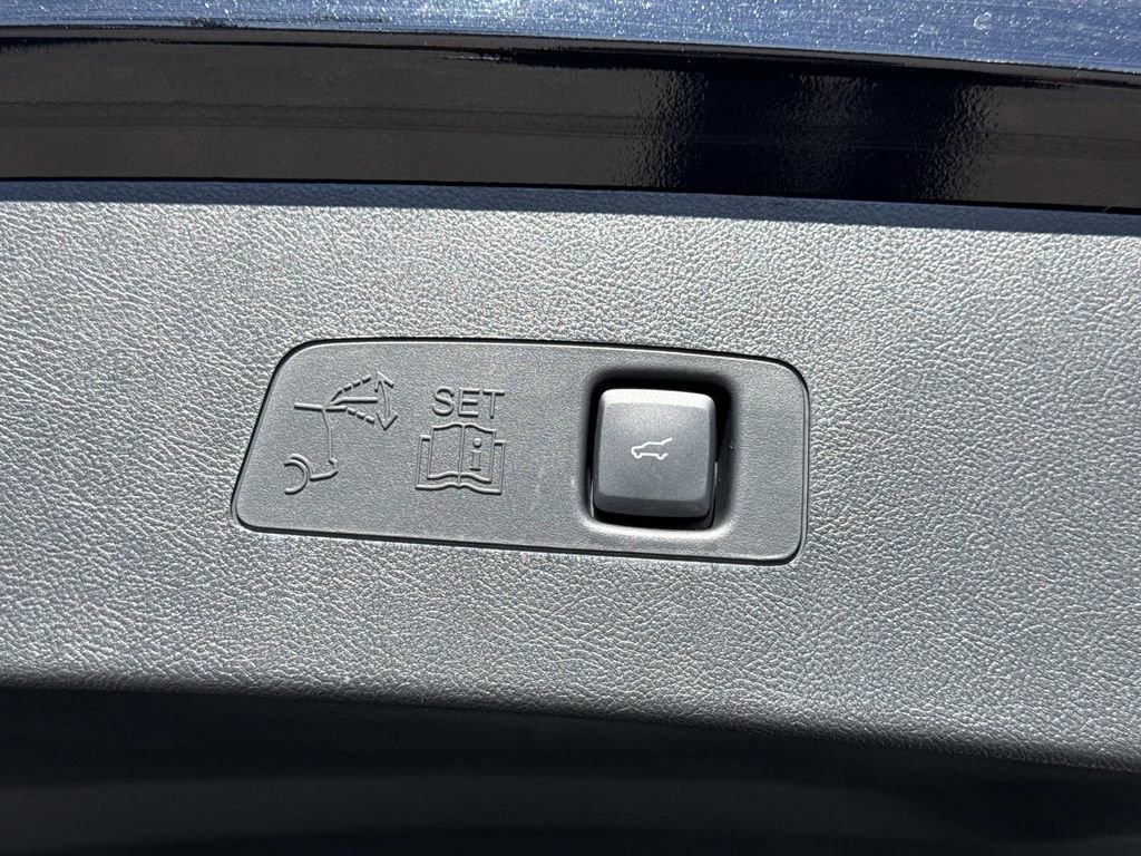 New 2026 Lincoln Corsair Premiere image 12