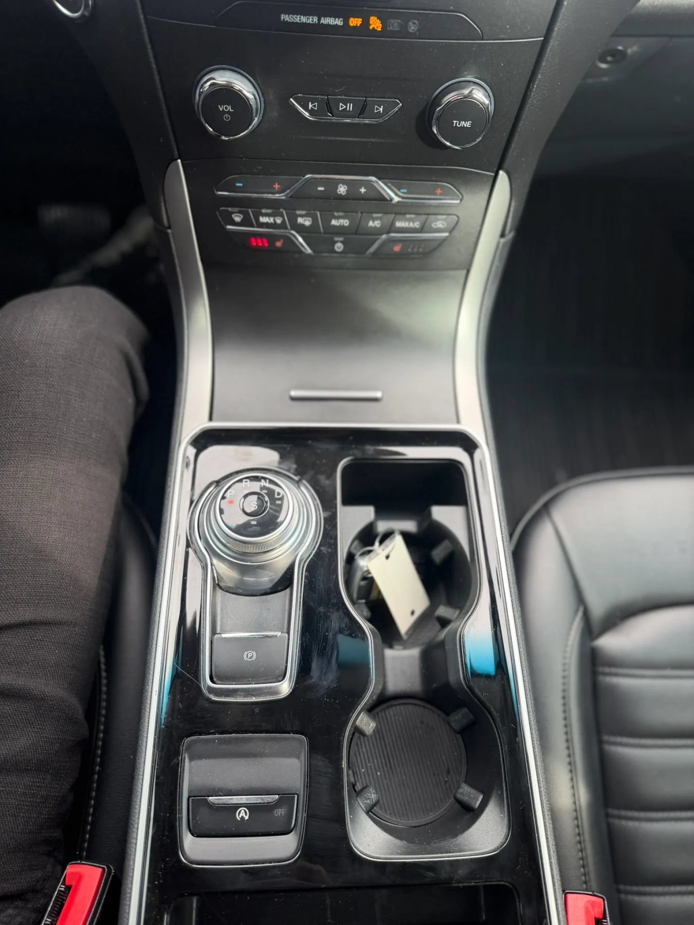 Used 2020 Ford Edge SEL w/ Convenience Package FWD image 16