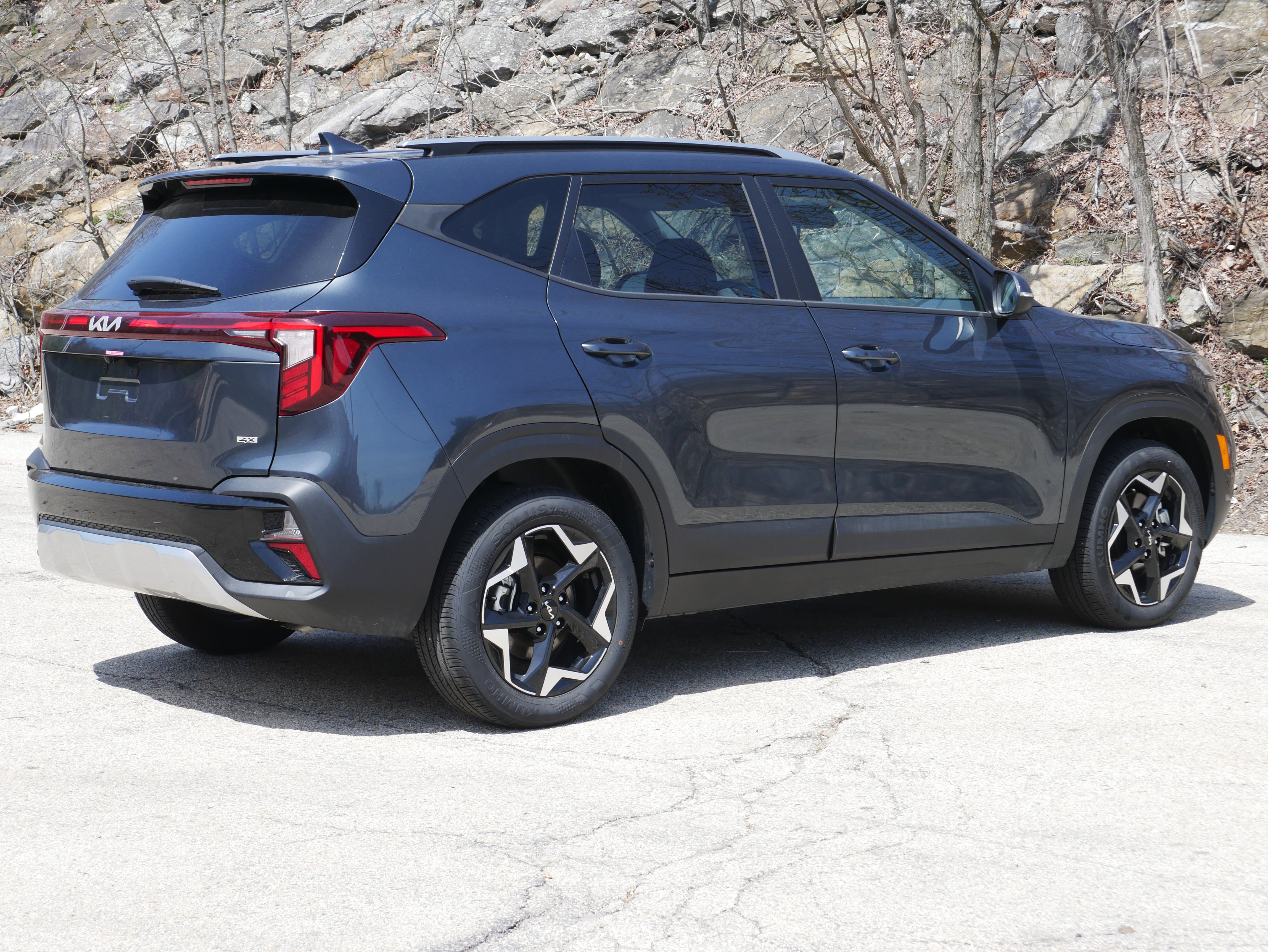 Certified 2025 Kia Seltos S AWD/4WD image 6