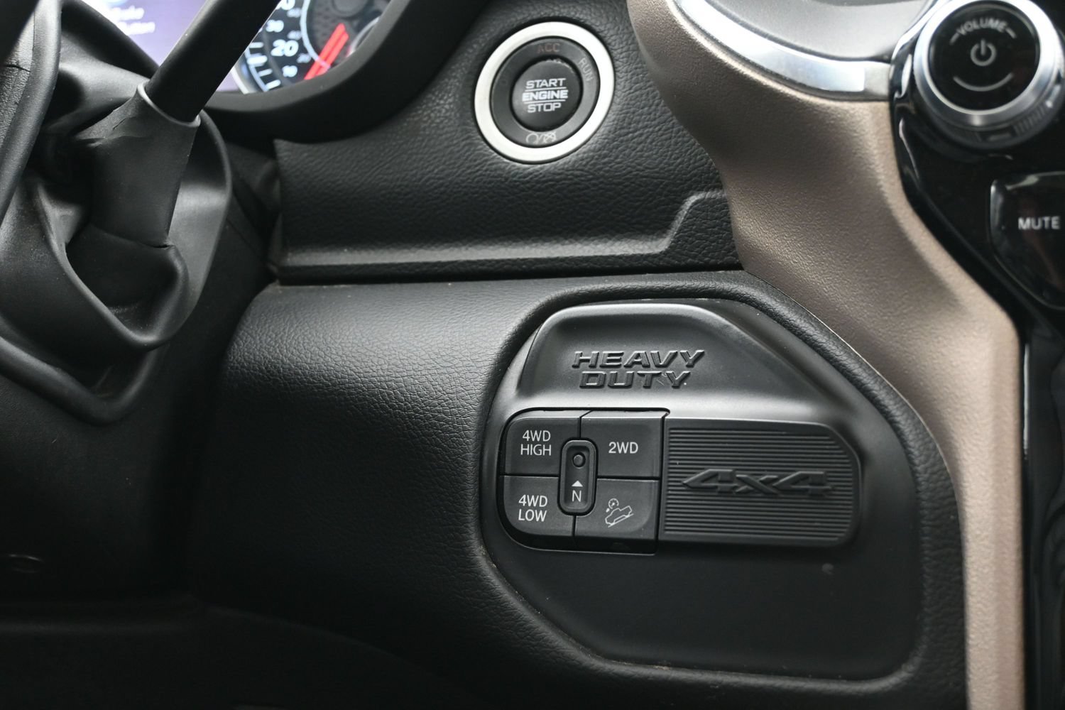 Used 2019 RAM 2500 Laramie AWD/4WD image 37