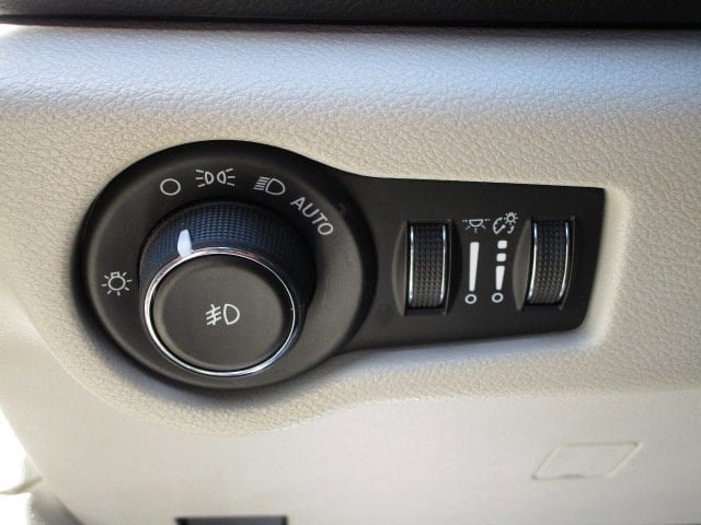 Used 2019 Chrysler Pacifica Touring-L Plus w/ Advanced Safetytec Group FWD image 19