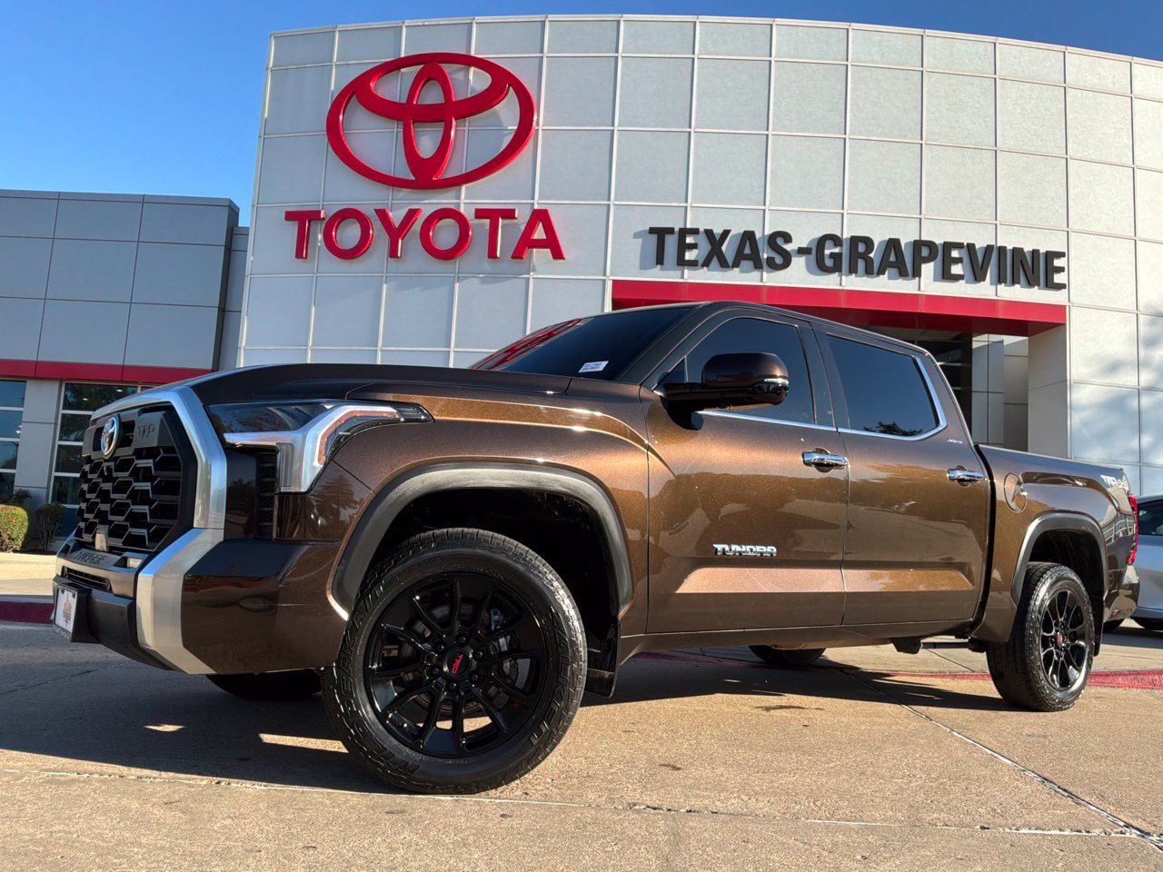 Used 2023 Toyota Tundra Limited w/ TRD Off-Road Package AWD/4WD image 2