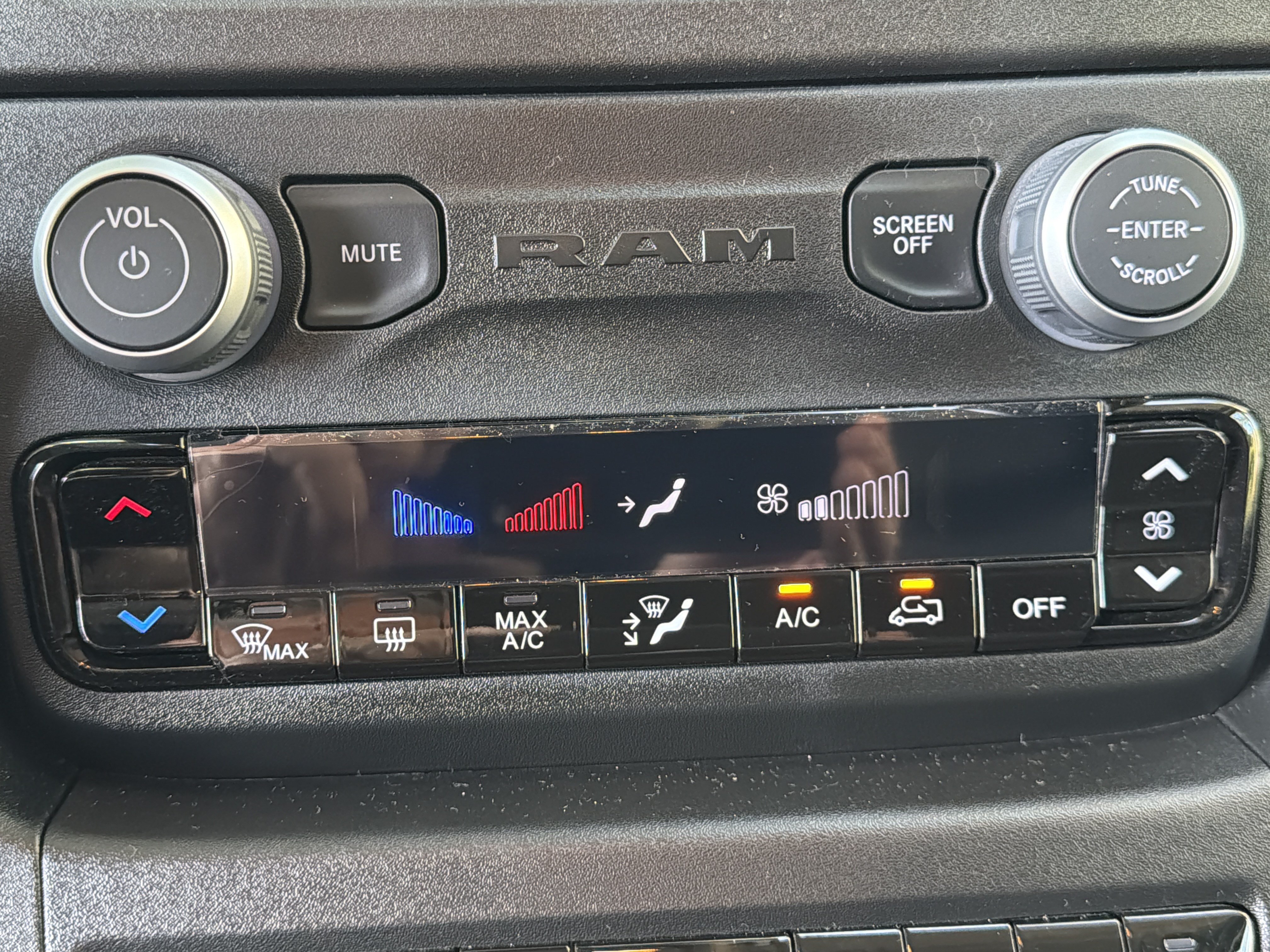Used 2026 RAM ProMaster 3500 w/ Quick Order Package 22G SLT FWD image 24