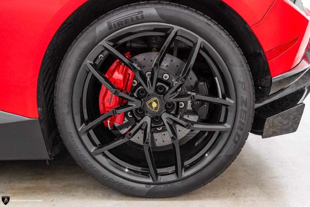 Used 2018 Lamborghini Huracan Performante AWD/4WD image 7