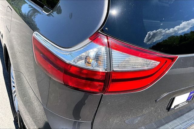 Used 2015 Toyota Sienna XLE w/ XLE Navigation Package image 21