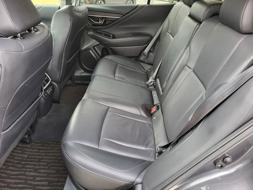 Used 2021 Subaru Outback Limited image 14