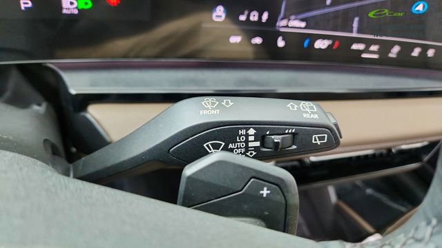 Used 2025 Audi Q6 e-tron Premium w/ Convenience Package image 42