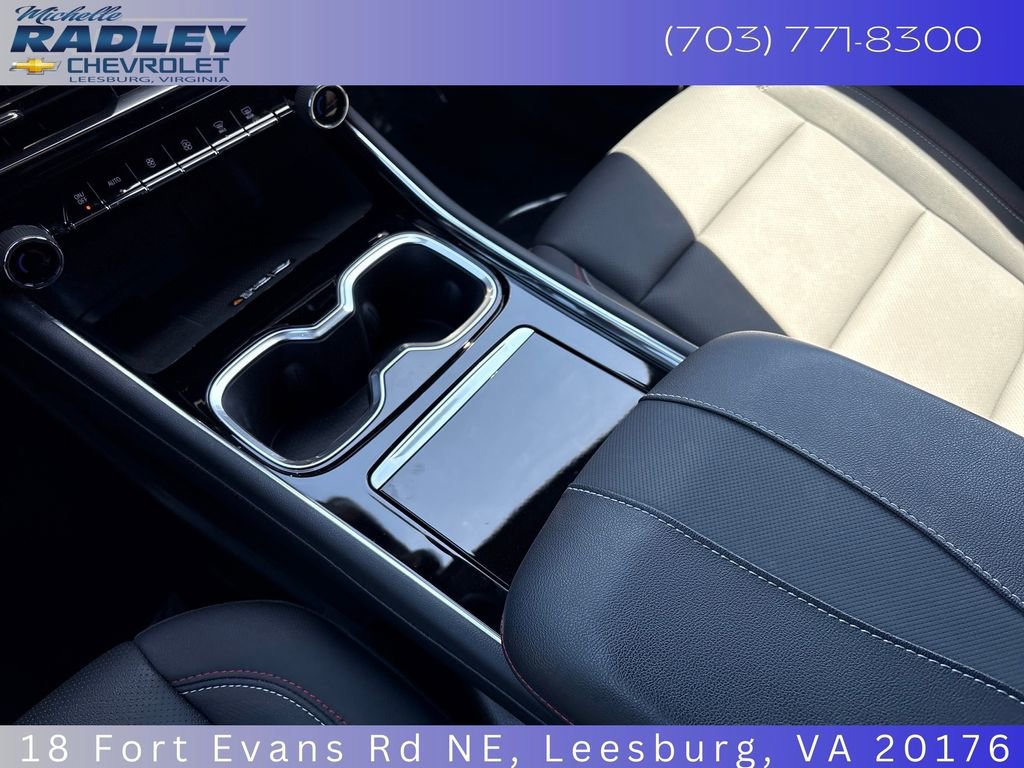 Used 2024 Chevrolet Traverse Z71 w/ Enhanced Driving Package AWD/4WD image 22