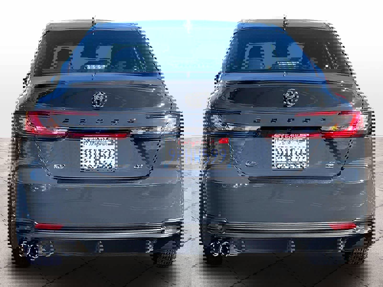 Used 2025 Toyota Camry SE image 7