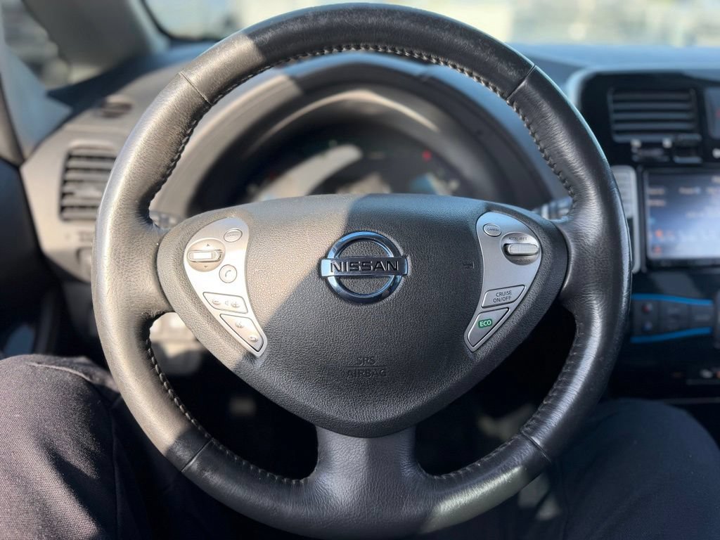Used 2017 Nissan Leaf SL w/ Premium Package FWD image 6