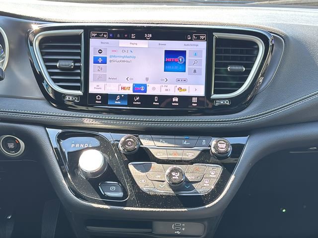 New 2026 Chrysler Pacifica Select image 23